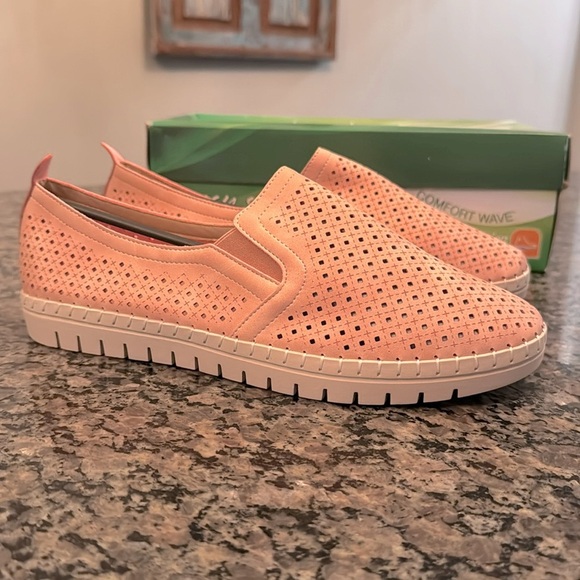 Easy street fresh blush gore slip on sneakers NIB 10WW - Picture 2 of 13
